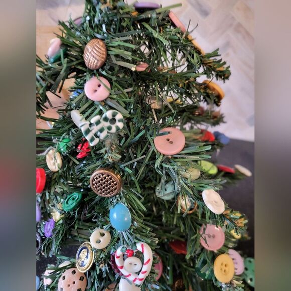 VTG christmas table top tree with button ornaments hand decorated burlap base - Picture 6 of 9